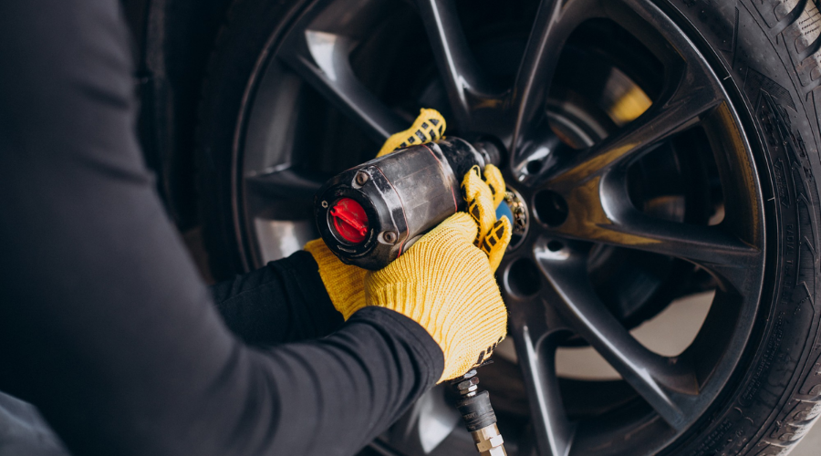 Global Tubeless Automotive Tire Market